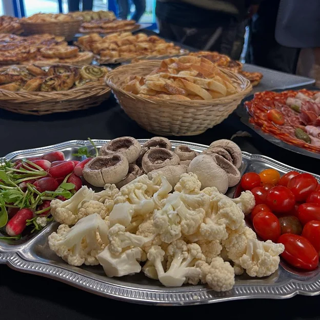 Plateaux de crudités Traiteur M&R à Montigny le Bretonneux proche de St Quentin en Yvelines (78)